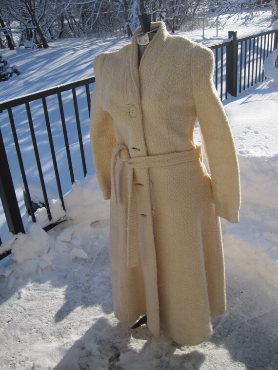 Vintage white 1980's long winter coat. Boucle tex… - image 1