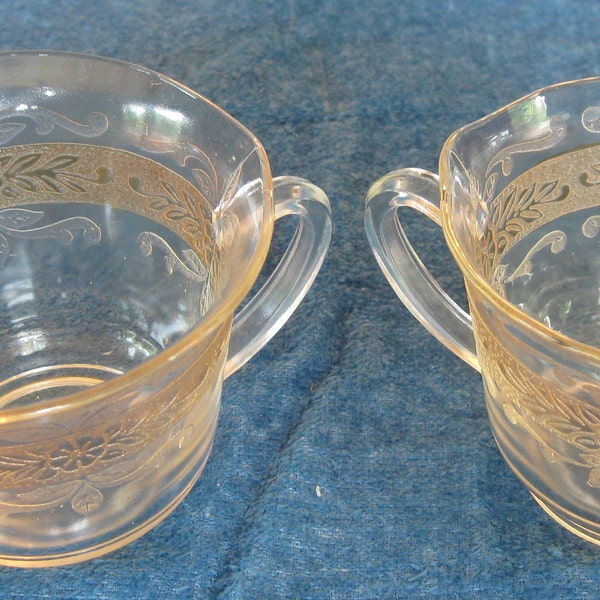 Vintage Pink Depression glass creamer, sugar bowl set; etched pattern; delicate amber / pink / champagne. Beautiful 2 pc set. Cream pitcher