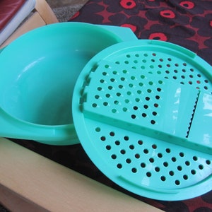 Vintage Tupperware 786 Jadite Green Food Grater & Bowl. Cheese shredder, Shredder, Slicer, Colander, Bowl 786 - 4. Slice, shred, strainer