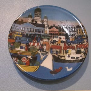 Vintage Arabia Finland Plate: Helsinki Waterfront Scene. Red Cross