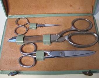 Vintage Singer Sewing Scissors Set; original leather case. Dressmaker shears, Needlework, Embroidery, Sewing, Quilting, Craft scissors