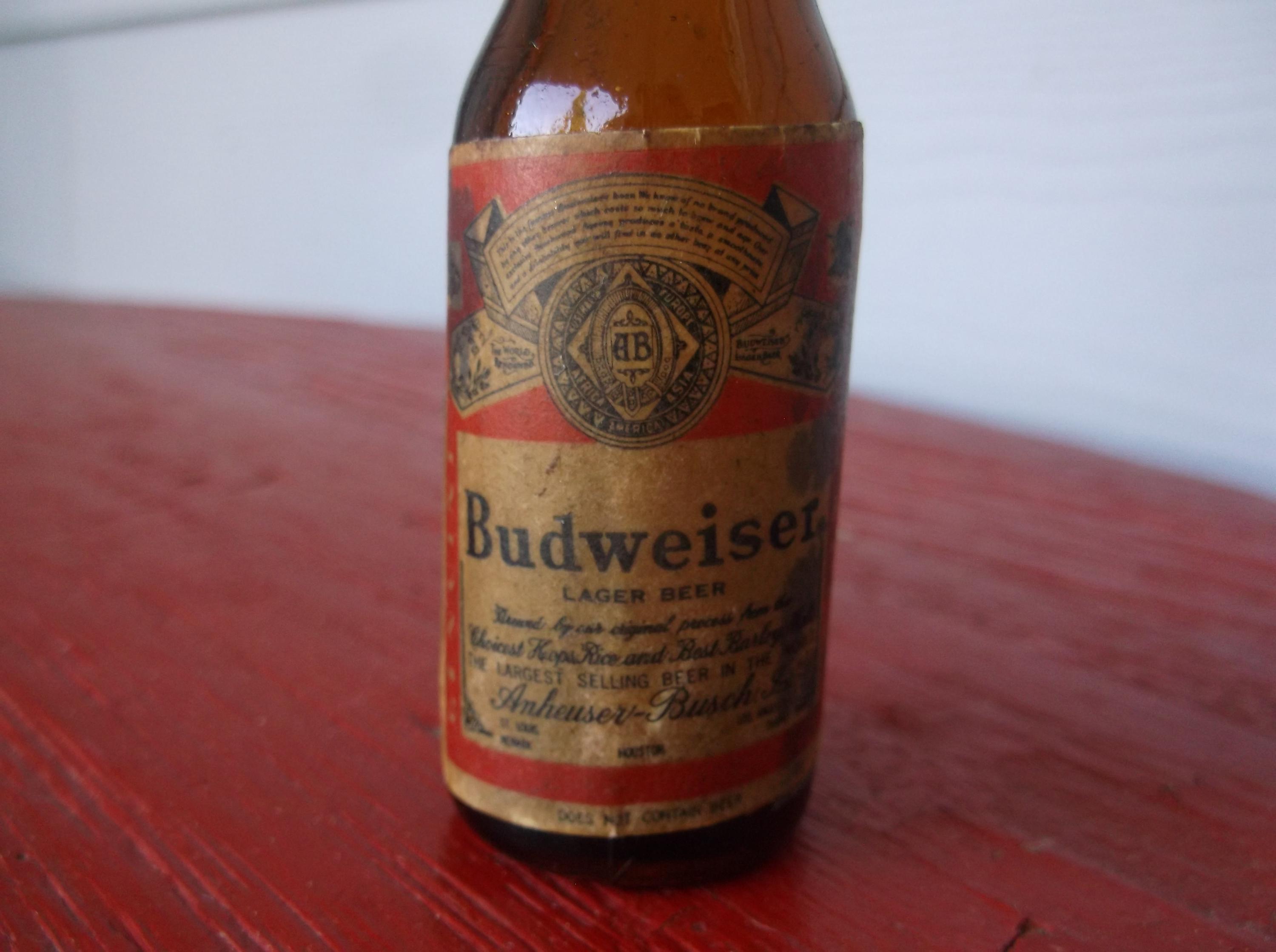 Vintage Budweiser Shaker: Miniature Beer Bottle Salt / Pepper