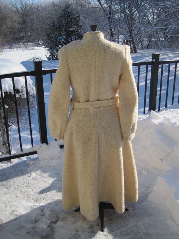 Vintage white 1980's long winter coat. Boucle tex… - image 3