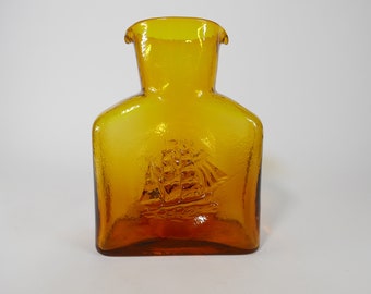 Vintage Kanawha Bernstein Doppelauslauf Glas Wasserkrug mit Segel / Klipper Schiff
