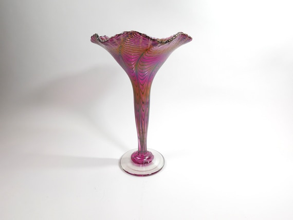 Vintage Signed Robert Held Art Glass Vase - Iridescent Pulled