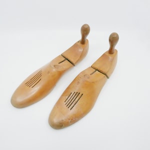 Vintage Pair of Wood Shoe Tree / Stretcher / Form - Size 8