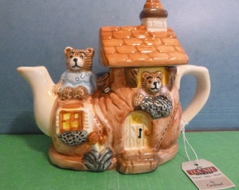 TEA NEE, tea pot, bears in a shoe, collectibles, Cardinal, hand painted, embossed, multi-colored, 2 pcs., lid, glazed, fired,  6w 3d x 5t