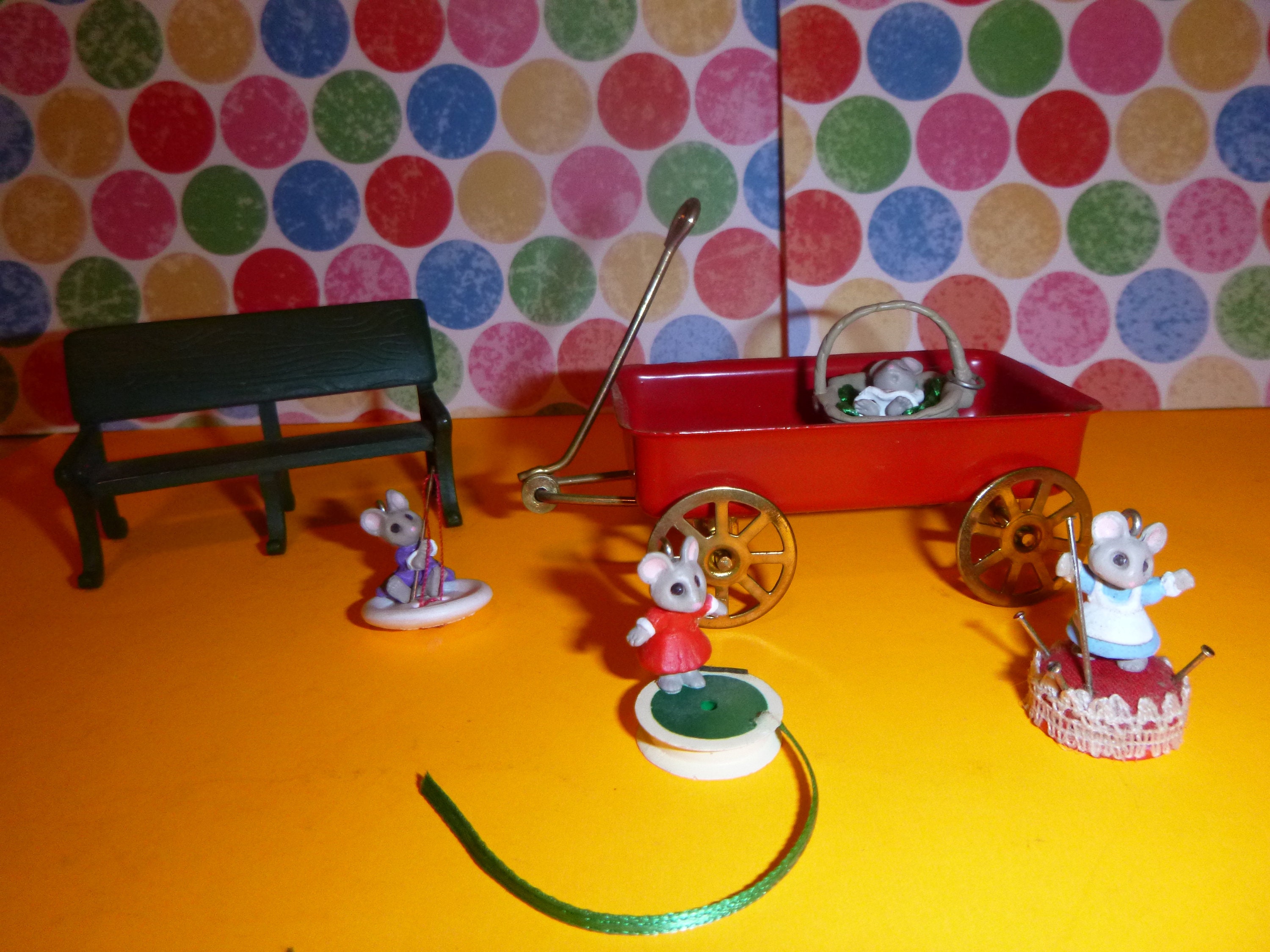 DOLLHOUSE All Inclmice Wagon Bench Miniatures Toy Etsy UK