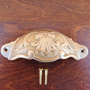 BB143PB, 3.58&quot;CC Cast Brass Cup Pull