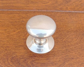 VR236PN 1" Polished Nickel Knob.