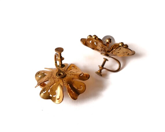 1950s Moonglow Flower Vintage Screwback Earrings - image 6