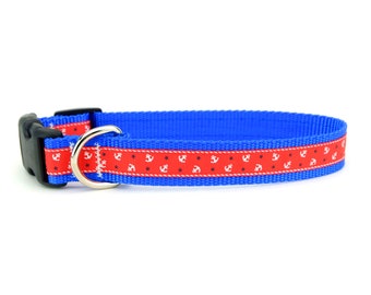 Collier pour chien Ocean Breeze : ancre rouge et blanche sur fond bleu, parfait pour les aventures à la plage, au quai et à la voile ! Collier pour chien marin et estival !