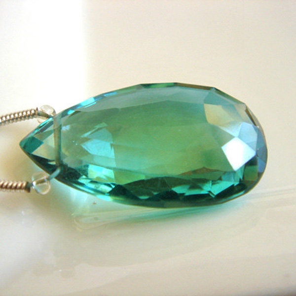 Green Pendant, Hydro Quartz Pendant, Faceted Green Bead, Emerald Pendant, 26mm, 1 piece