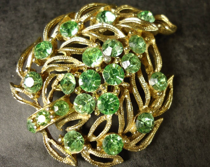 vintage Fashion brooch leaf shaped Emerald Green Gold Tone 1950s