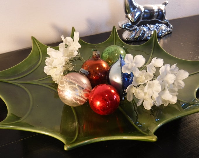 vintage Atlantic Mold Holly Leaf Tray