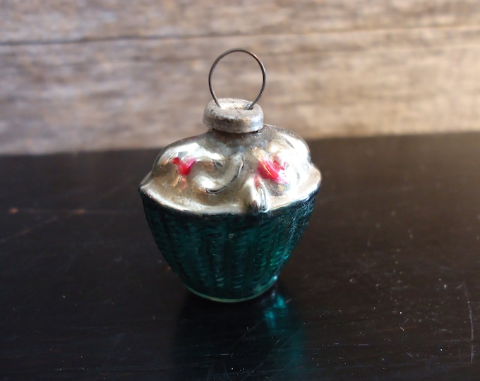 vintage miniature glass Christmas Ornament cupcake made in Japan