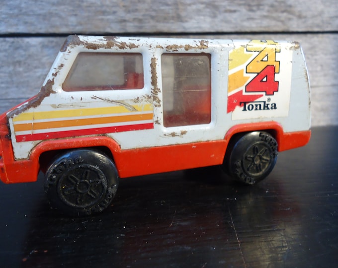 vintage Tonka diecast toy cargo van 4x4