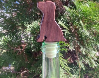 Chocolate Lab Walnut Bottle Stopper: Personalized Dog Gift for Wine Lovers, Dog Dad, Mom, Labrador Retriever