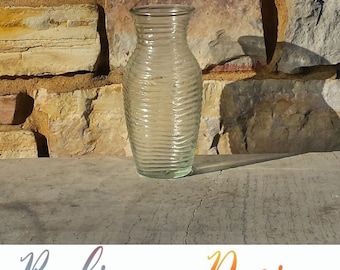 Ripple vase; 7 in clear Ripple vase. (Selected Customizable Colors)