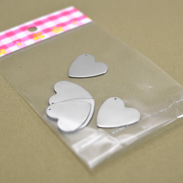 Aluminum one inch hearts qty 5