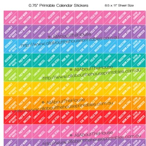 Puede incluir: Una hoja de pegatinas de calendario imprimibles de 0,75 pulgadas con un esquema de colores arcoíris. Las pegatinas están etiquetadas con diversas actividades escolares como asamblea, preparación del trabajo, servicio de almuerzo, pruebas, vacaciones, excursiones, desarrollo profesional, calificación, reuniones y actividades extracurriculares. La hoja mide 8,5 x 11 pulgadas y es solo para uso personal.