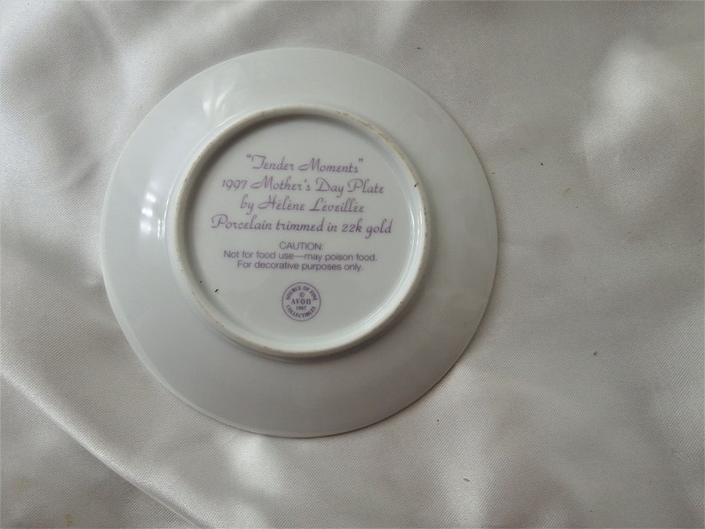 Vintage 1990s Decor Avon Plate Tender Moments Mothers Day