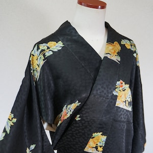 Black silk kimono with roosters, awase lined kimono, women&#39;s kimono, kyoto authentic kimono, dressing gown, silk kimono robe birds 167 cm