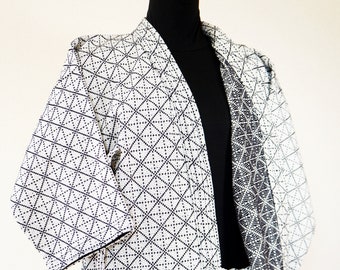 Vintage Kendo Gi Jacket, jujitsu, white and black sashiko jacket size 2, japanese, geometric, casual, kimono fashion, unisex jacket, cotton