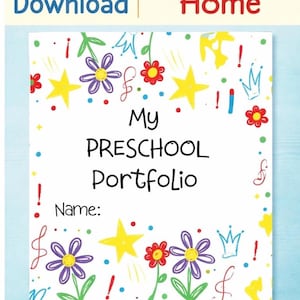 Pode incluir: Um portfólio pré-escolar imprimível branco com ilustrações coloridas de flores, estrelas e notas musicais. O texto inclui "Download instantâneo", "Imprimir em casa", "Meu portfólio pré-escolar" e "Nome:" com a frase "Perfeito para pré-escola e ensino doméstico."