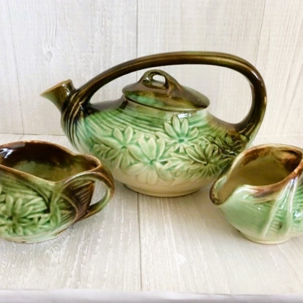 McCoy Tea Set - Ohio USA Pottery - Daisy Pattern - Vintage Tea Pot, Creamer and Sugar Bowl - 1940's