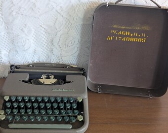 Macchina da scrivere Smith-Corona Skyriter - Macchina da scrivere militare dell'aeronautica - Macchina da scrivere manuale portatile funzionante - Vintage di metà secolo