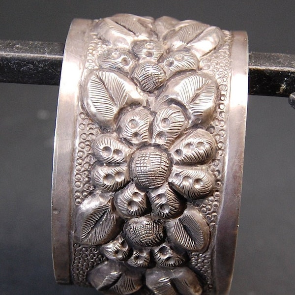 1950s Sanborn's Mexican Sterling Silver Tulip and Daisy Repoussé Cuff Bracelet