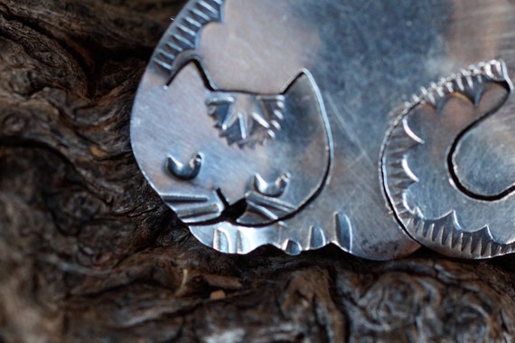 Navajo Mary Chavez Sterling Silver Cat Pin - image 3