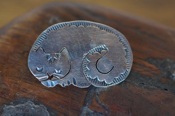 Navajo Mary Chavez Sterling Silver Cat Pin - image 6