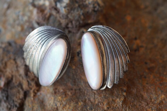 Fine Navajo Signed Mother of Pearl Sterling Silve… - image 3