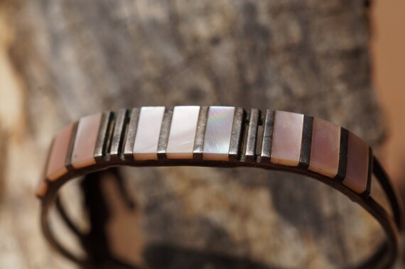 Electrifying Important Native American Zuni Mother Of Pearl Sterling Silver Sponge Ring Signed Electrifying Important Native American Zuni Mother Of Pearl Sterling Silver Sponge Ring Signed