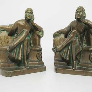Mantarani&#39;s Dante Sitting Mint 1930 Gray Metal Bookends by the K&O Company Kronheim and Oldenbusch Cast Iron Bronze