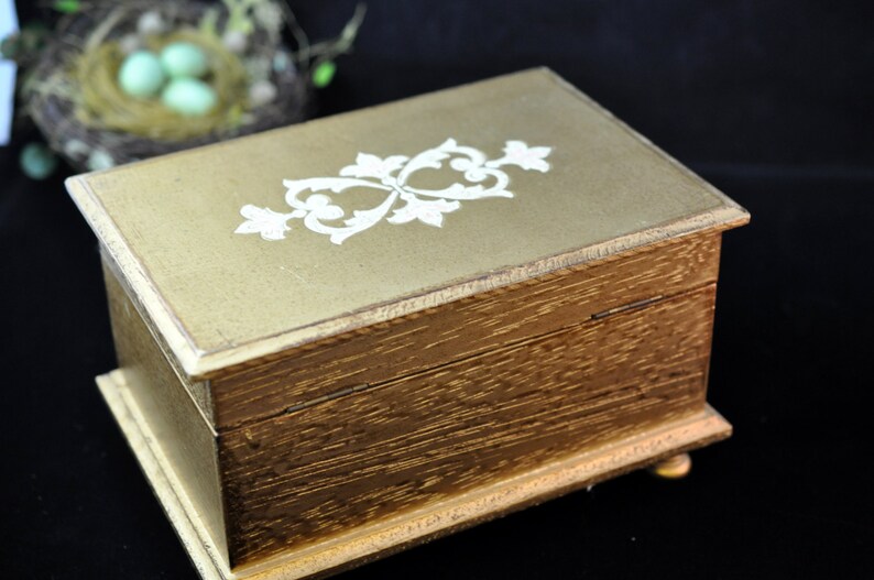 With a mirror inside Wonderful Gift Jewelry Box Make up box #1986 Great Florentine We have more to select from Musical