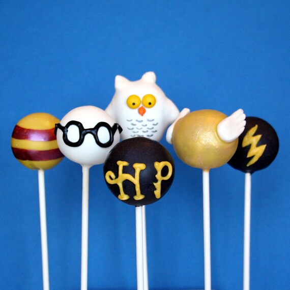 Items similar to 12 Harry Potter Cake Pops with Golden Snitch and Hedwig the Owl, for party