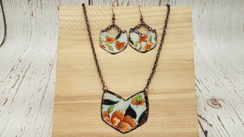 Lightweight Necklace and Earring Set Floral Jewelry for Women Tin Jewelry Handcrafted Jewelry Bohemian Necklace Coral Jewelry Set