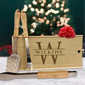 Engraved Wood Grill Set: Personalized BBQ Gift