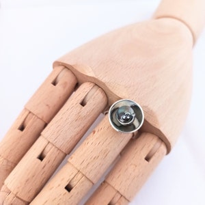 Ring met grote glas parel
