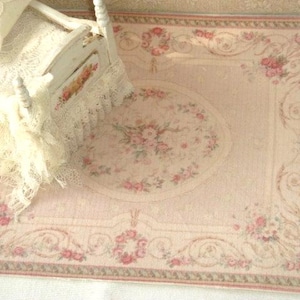 Puppenhaus Aubusson Teppich. 1:12 Puppenhaus Miniatur Teppiche.  Dichter Fransenabschluss.