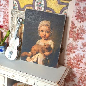 NEU** Puppenhaus Vintage französische Tafel. Shabby Brocante Tafel. 1:12 Puppenhaus Verkleidungen. Puppenhaus Shabby Vintage Dekor Puppenhaus Malerei.