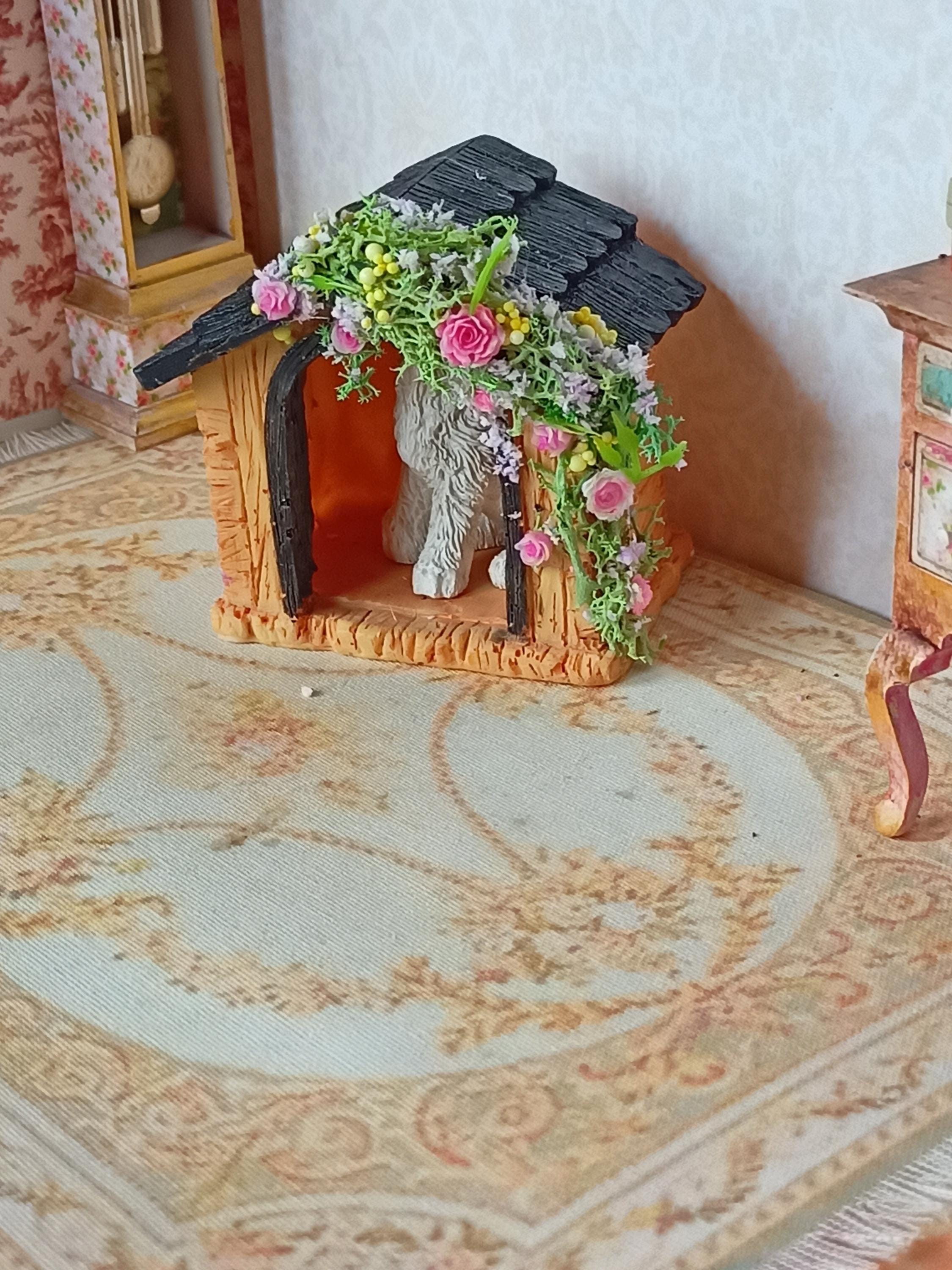 New** Dollhouse Dogs House. 1:12 Miniature Dog House Porcelain