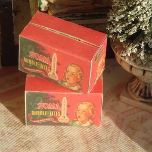 Dollhouse Christmas bubble littes storage box. 1:12 Miniature vintage boxes for dollhouses.