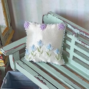 NEW**Dollhouse bed pillow silk embroidered. 1:12 Miniature pillows bed linnen, cushions dollhouse mini collection.