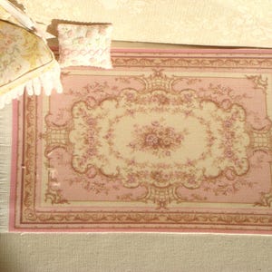 NEW**Dollhouse Miniature rug. 1:12 Dollhouse soft pink rugs and  tapestries. Dense fringed.