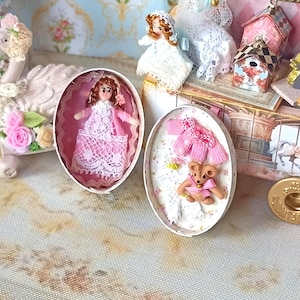NEW**Dollhouse Oval Doll Box complements. 1:12 Shabby Vintage toys for dollhouses in Miniature. Dolls and toys for miniature collectors