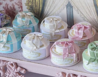 NEW**Dollhouse pattiserie set of gift round boxes. 1:12 Miniature  Dollhouses. Macaroons pattiserie pastry cake miniature collectors.
